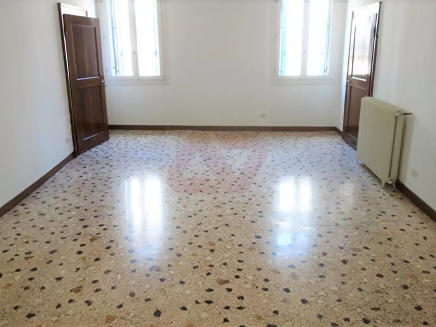 Immagine 3 di Appartamento in vendita  in Contrà Giuseppe Garibaldi a Vicenza