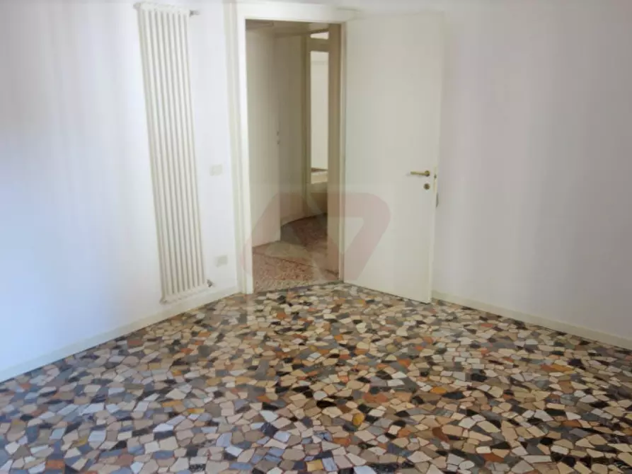 Immagine 11 di Appartamento in vendita  in Contrà Giuseppe Garibaldi a Vicenza