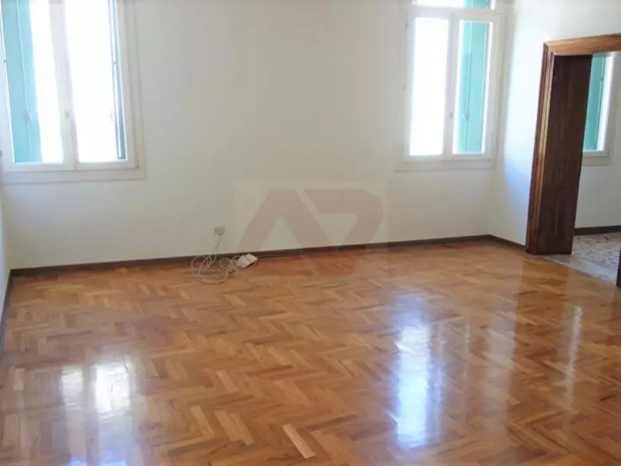 Immagine 16 di Appartamento in vendita  in Contrà Giuseppe Garibaldi a Vicenza