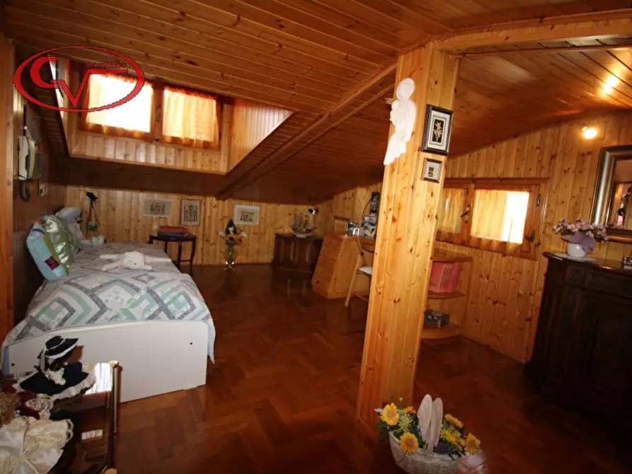 Immagine 5 di Villa in vendita  in periferia a San Giovanni Valdarno