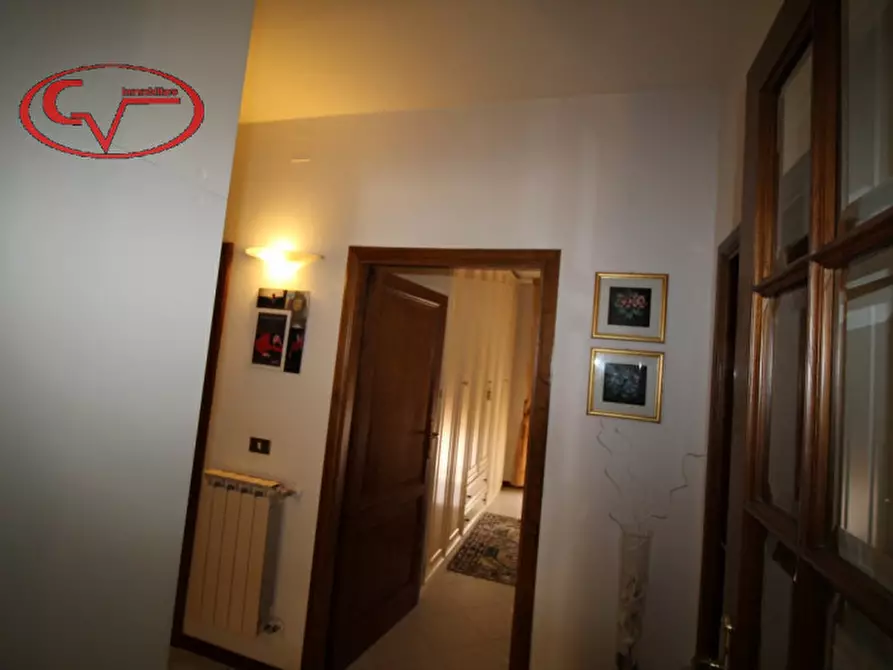 Immagine 9 di Villa in vendita  in periferia a San Giovanni Valdarno