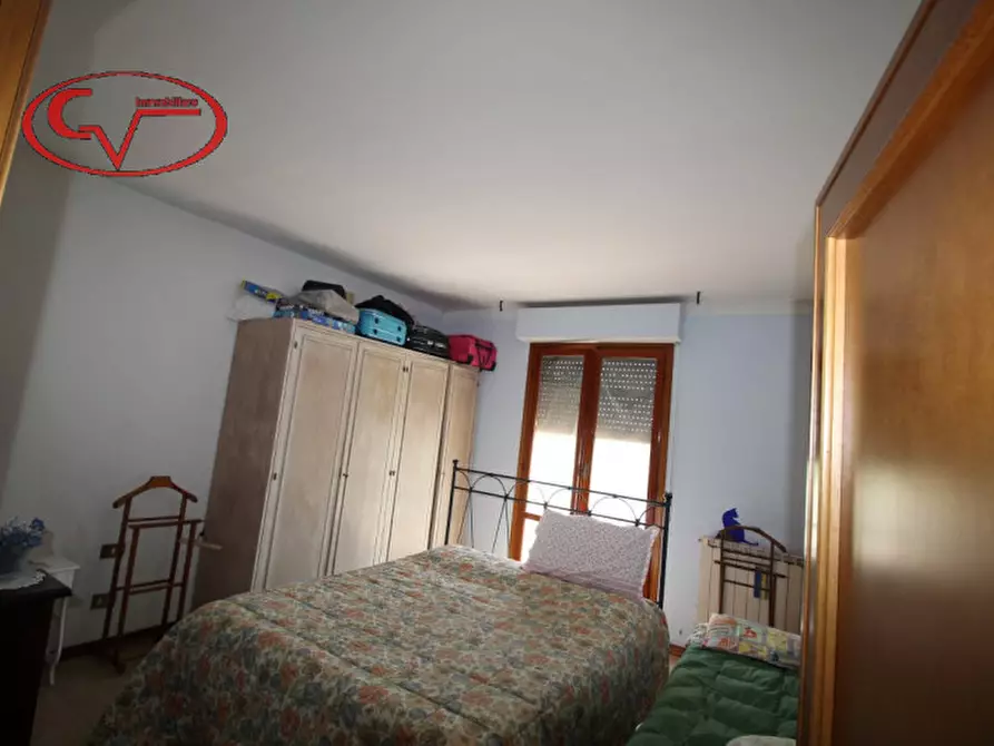 Immagine 17 di Villa in vendita  in periferia a San Giovanni Valdarno