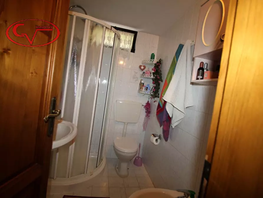 Immagine 30 di Villa in vendita  in periferia a San Giovanni Valdarno