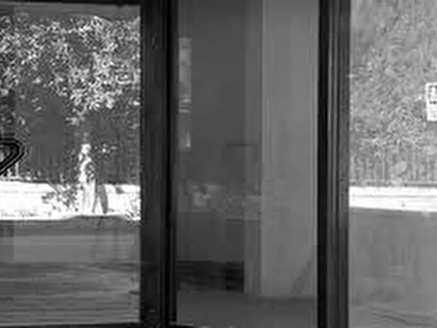 Immagine 1 di Negozio in affitto  in via guizza a Padova