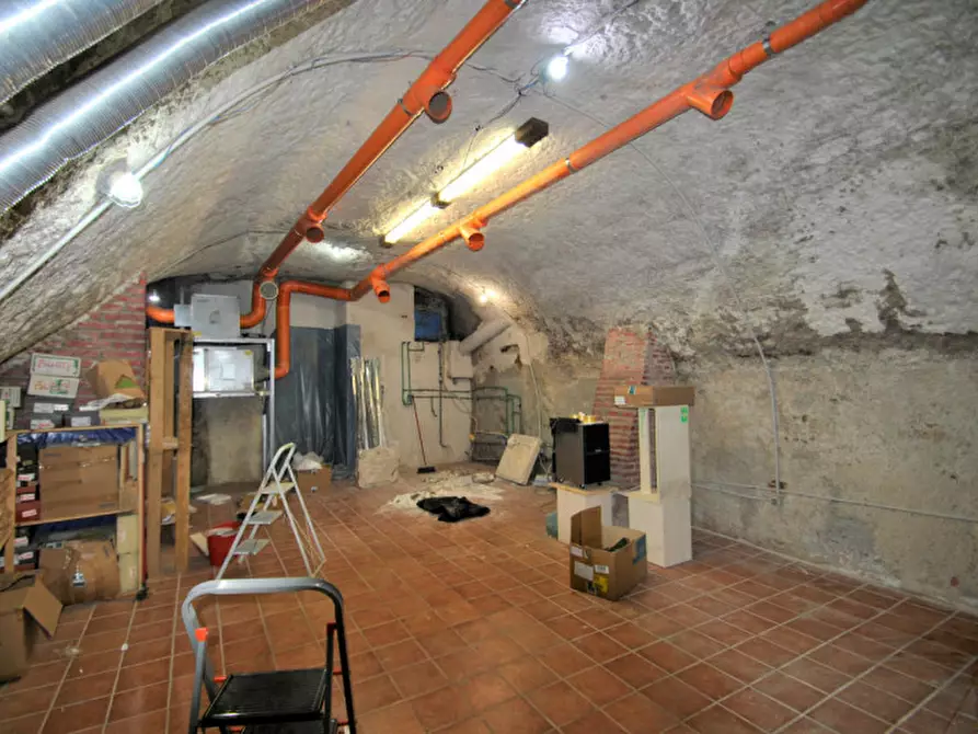 Immagine 8 di Magazzino in affitto  in Via del Moro a Roma