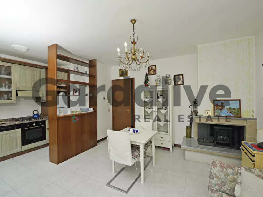 Immagine 5 di Appartamento in vendita  in via dei colli a Manerba Del Garda