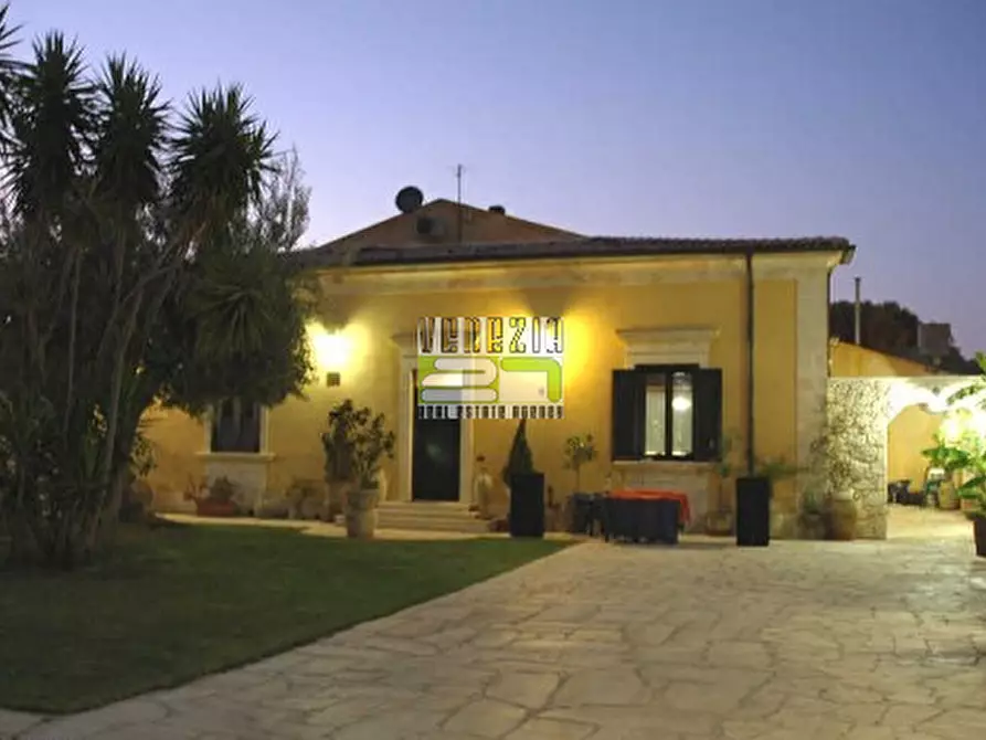 Immagine 2 di Villa in vendita  in san Corrado a Noto