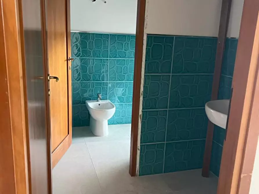 Immagine 11 di Ufficio in affitto  in via turati a Quartu Sant'elena