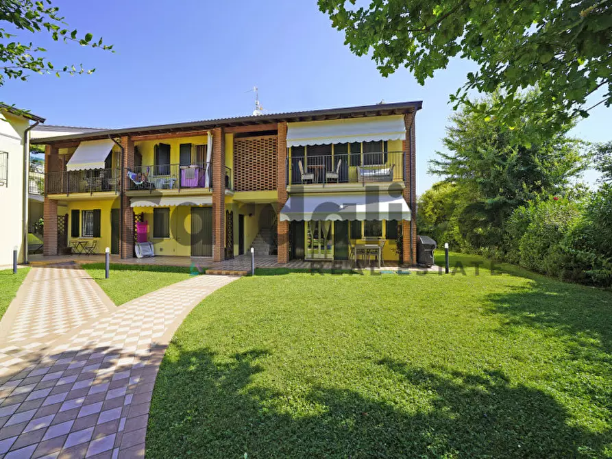 Immagine 9 di Appartamento in vendita  in Via sandro pertini, 33 a Moniga Del Garda