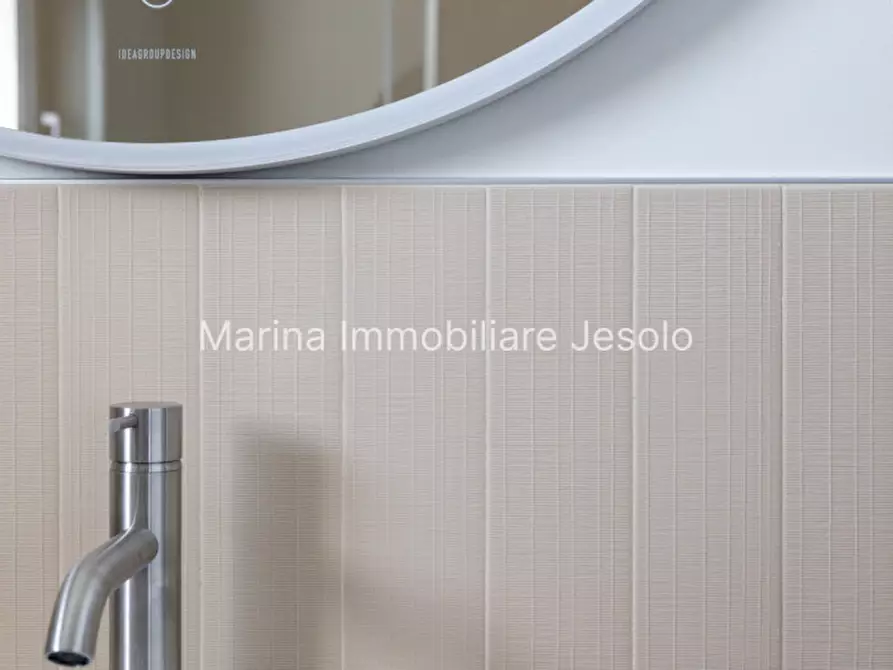 Immagine 27 di Attico in vendita  in via dante a Jesolo