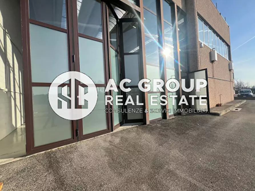 Immagine 3 di Capannone industriale in vendita  in Via Stabilimenti a Ceriano Laghetto