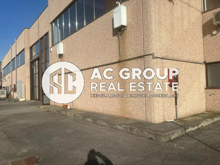 Immagine 4 di Capannone industriale in vendita  in Via Stabilimenti a Ceriano Laghetto