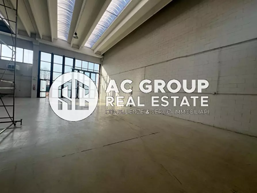 Immagine 8 di Capannone industriale in vendita  in Via Stabilimenti a Ceriano Laghetto