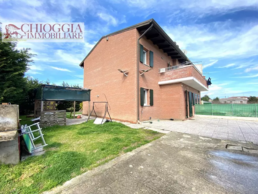 Immagine 2 di Casa bifamiliare in vendita  in Via Primavera a Chioggia