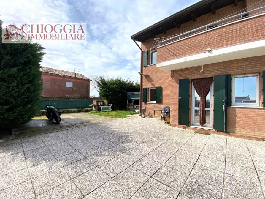 Immagine 3 di Casa bifamiliare in vendita  in Via Primavera a Chioggia
