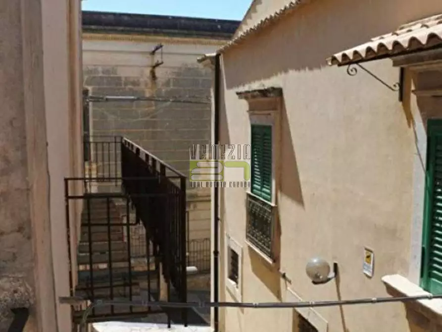 Immagine 5 di Palazzo in vendita  in Via Dante Alighieri a Noto