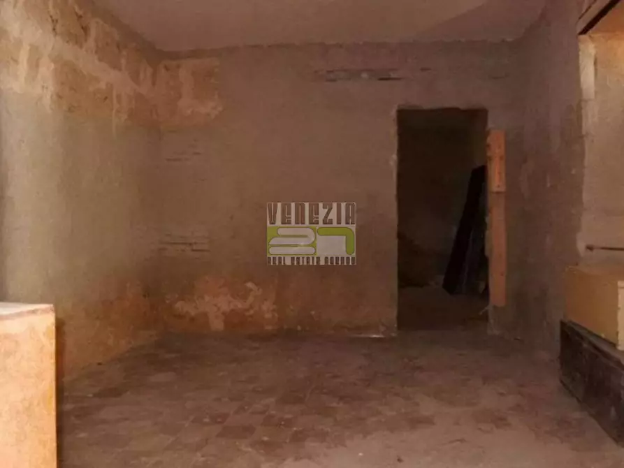 Immagine 9 di Palazzo in vendita  in Via Dante Alighieri a Noto