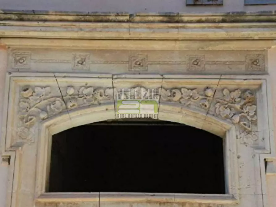 Immagine 16 di Palazzo in vendita  in Via Dante Alighieri a Noto