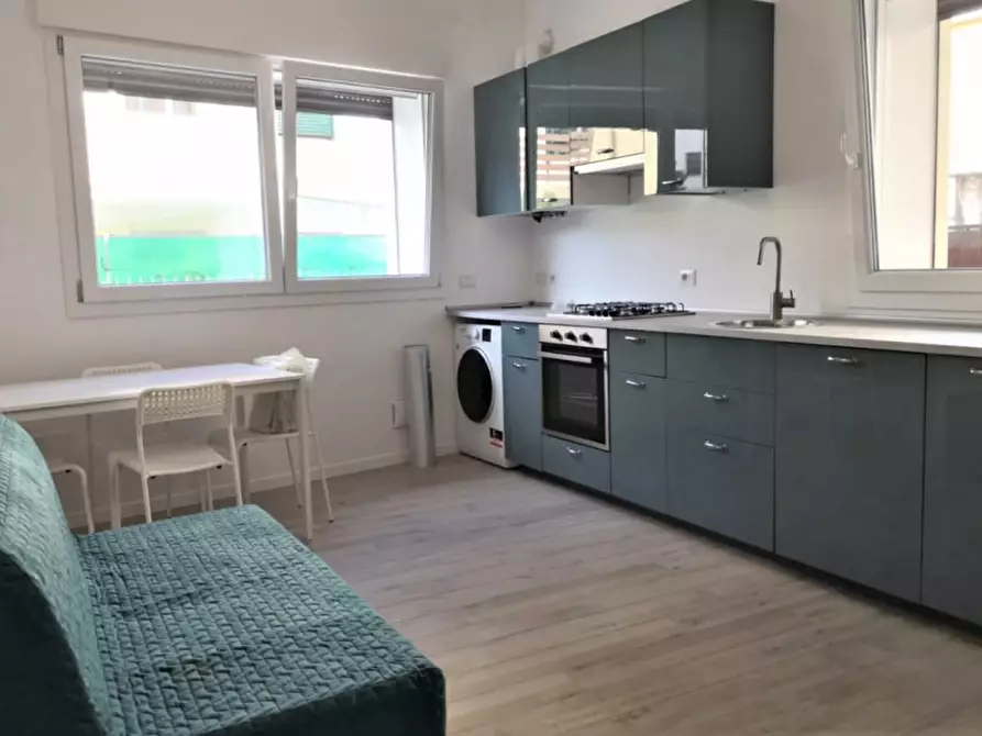 Immagine 2 di Appartamento in affitto  in via buonarroti a Padova