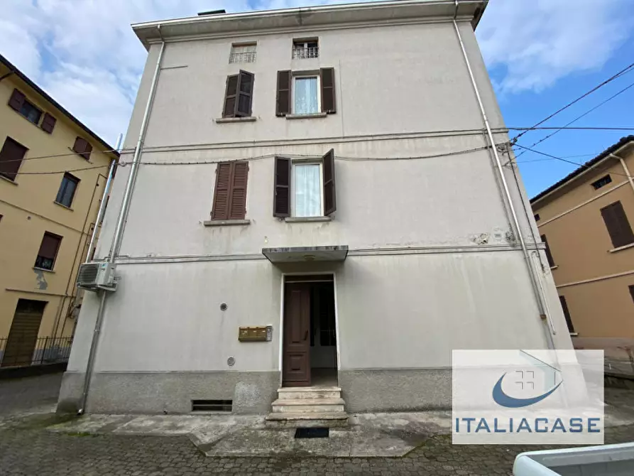 Immagine 1 di Palazzo in vendita  in Via Gramsci a Sorbolo Mezzani