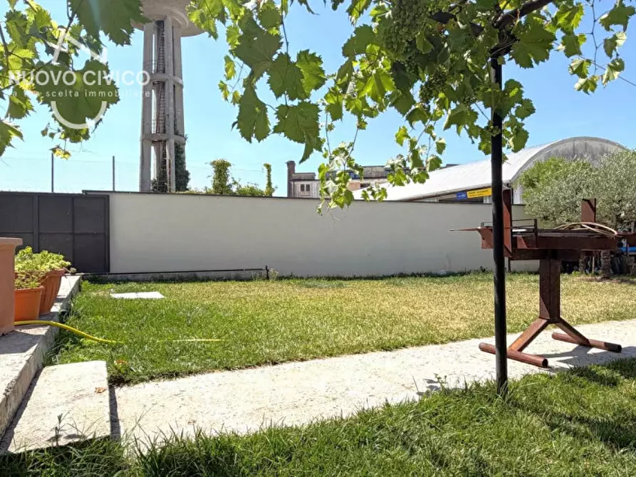 Immagine 1 di Villetta a schiera in vendita  in Via Tiberghien 1 a Verona