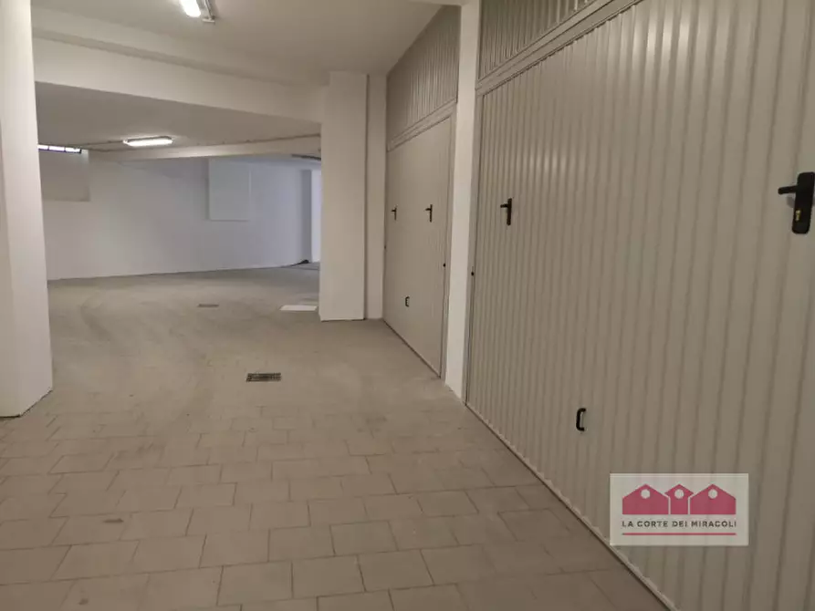 Immagine 4 di Garage in vendita  a Vicenza