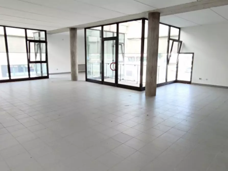 Immagine 9 di Negozio in affitto  in VIA ORNA 9, BRENDOLA a Brendola