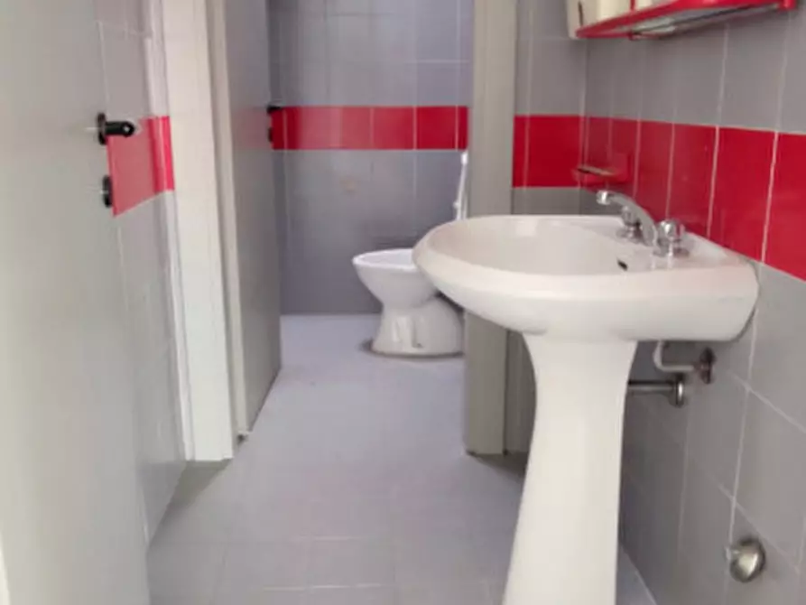 Immagine 10 di Negozio in affitto  in VIA ORNA 9, BRENDOLA a Brendola