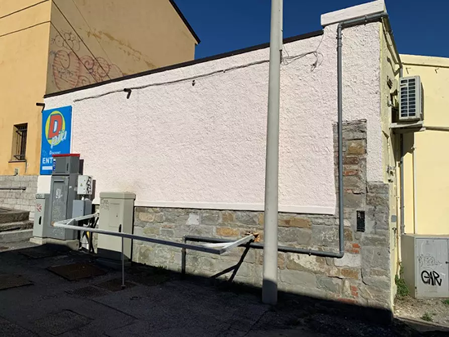 Immagine 12 di Negozio in vendita  in Via del Destriero 19 a Trieste