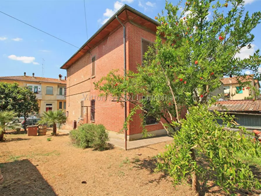 Immagine 2 di Casa bifamiliare in vendita  a Montepulciano