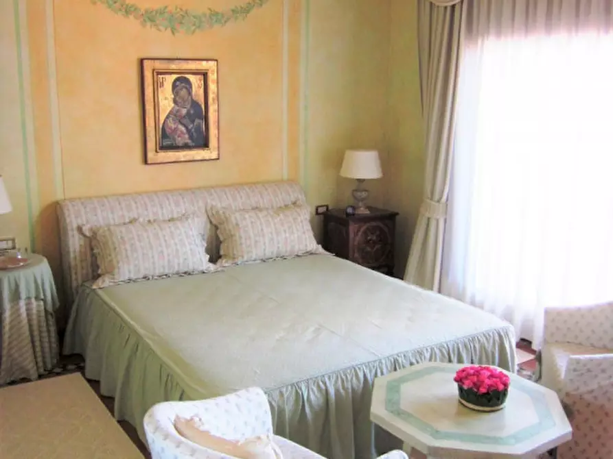 Immagine 9 di Appartamento in vendita  a Arzachena