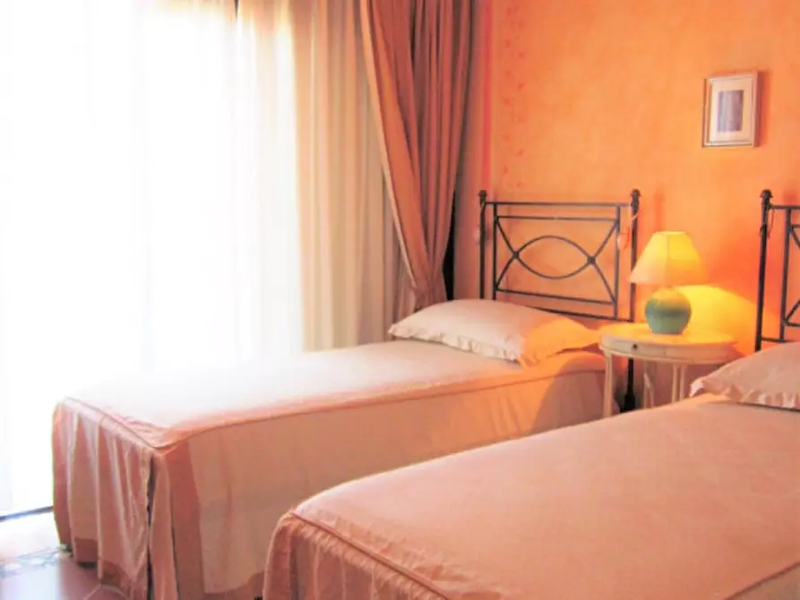 Immagine 10 di Appartamento in vendita  a Arzachena