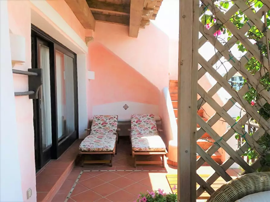 Immagine 21 di Appartamento in vendita  a Arzachena