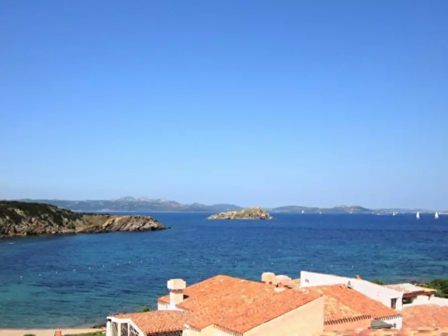 Immagine 31 di Appartamento in vendita  a Arzachena