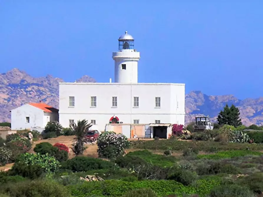 Immagine 32 di Appartamento in vendita  a Arzachena