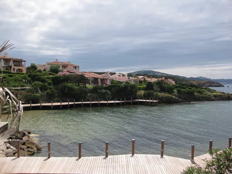 Immagine 33 di Appartamento in vendita  a Arzachena