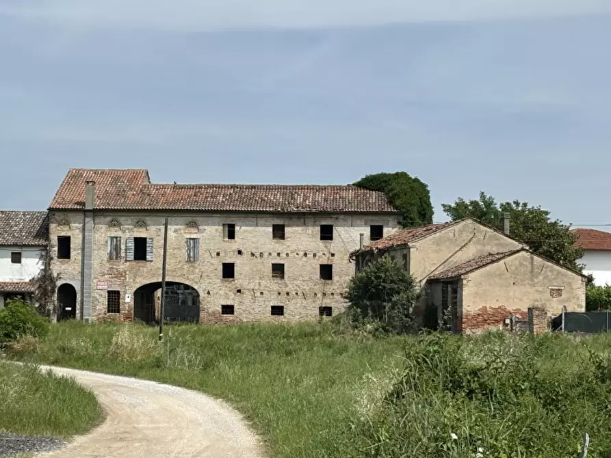 Immagine 1 di Rustico / casale in vendita  a Agna