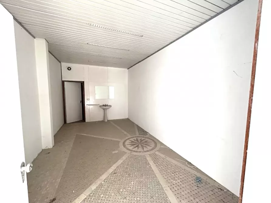 Immagine 10 di Capannone industriale in vendita  in PONTE PIETRA a Cesena