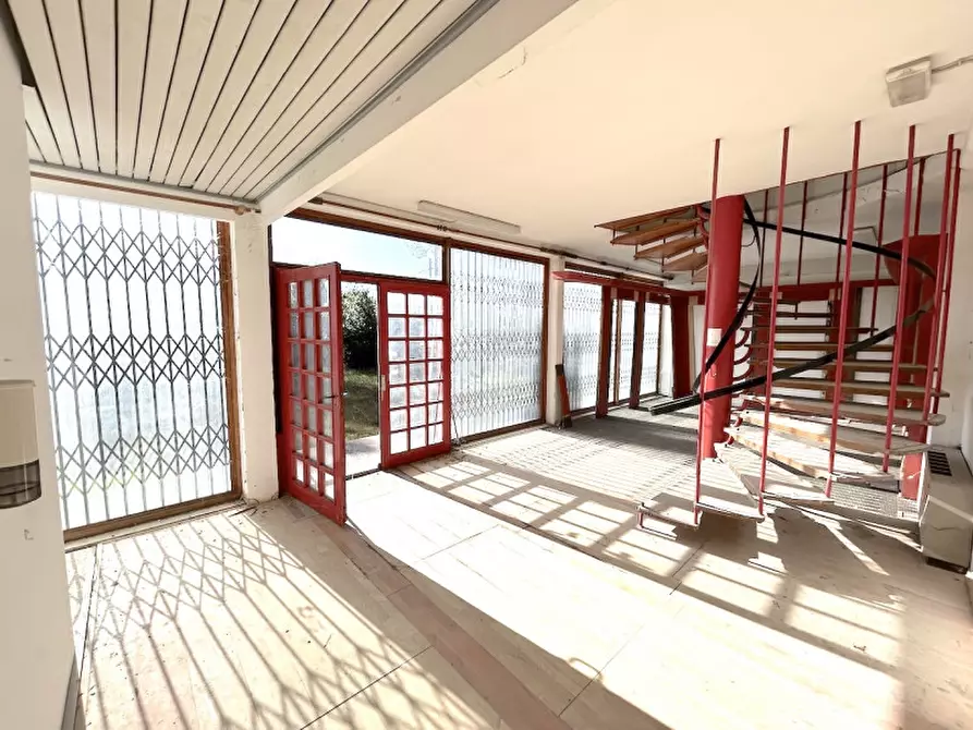 Immagine 11 di Capannone industriale in vendita  in PONTE PIETRA a Cesena