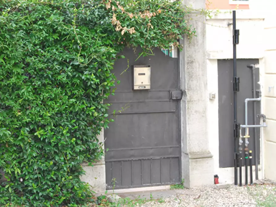 Immagine 24 di Palazzo in vendita  a Lonigo