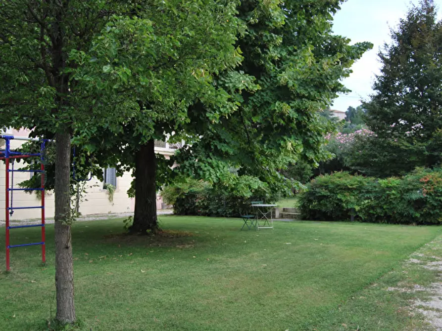 Immagine 25 di Palazzo in vendita  a Lonigo