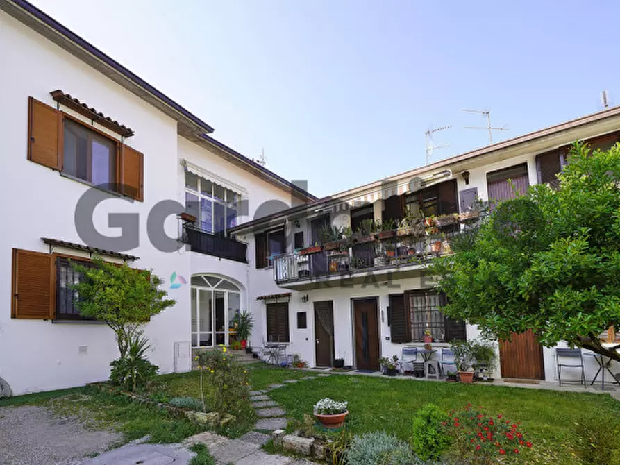 Immagine 1 di Appartamento in vendita  in via Volto a Moniga Del Garda