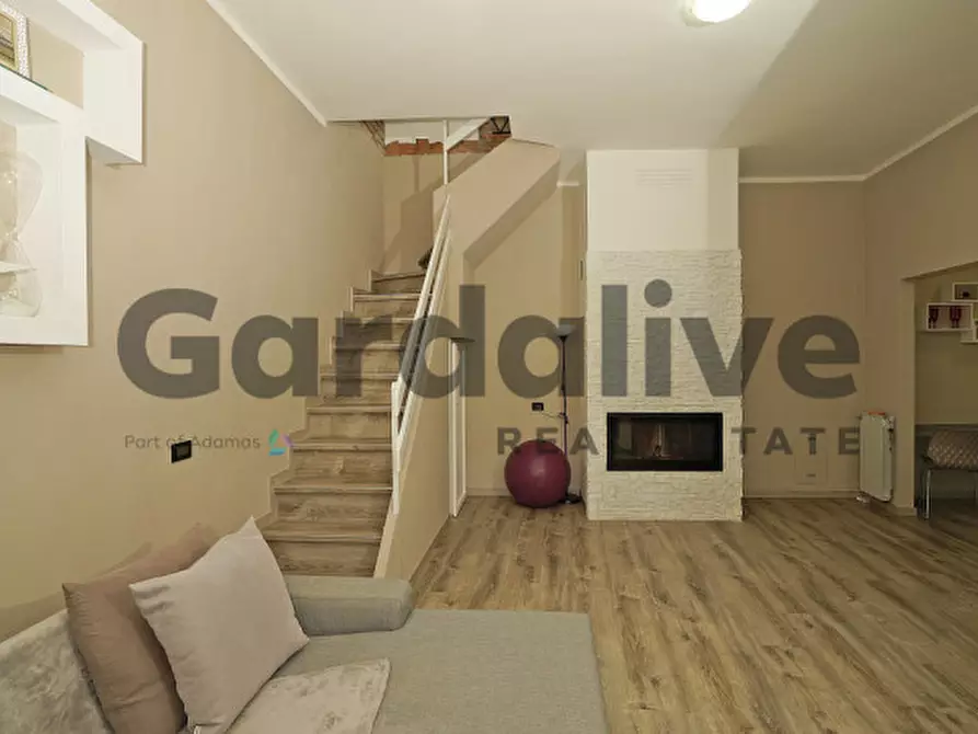 Immagine 11 di Appartamento in vendita  in via Volto a Moniga Del Garda