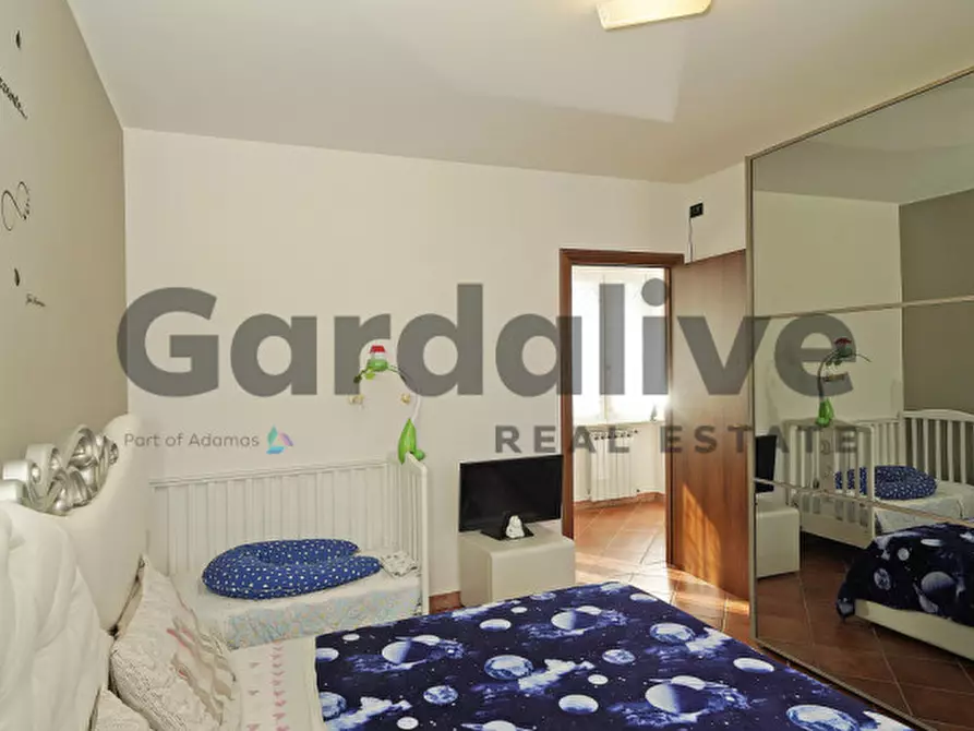 Immagine 15 di Appartamento in vendita  in via Volto a Moniga Del Garda