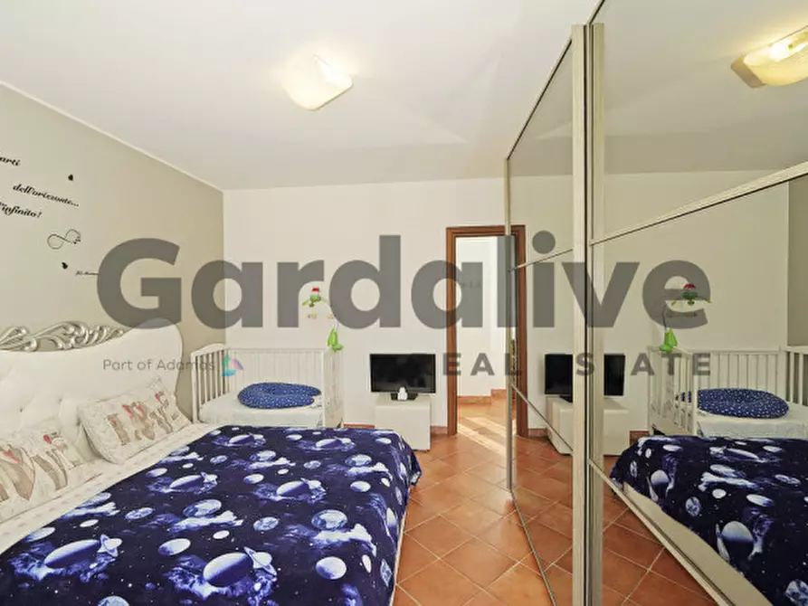 Immagine 16 di Appartamento in vendita  in via Volto a Moniga Del Garda