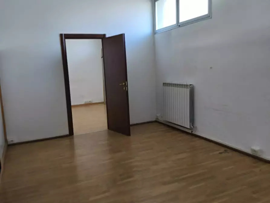 Immagine 10 di Ufficio in affitto  in Via Ammiraglio Ernesto Burzagli a Montevarchi