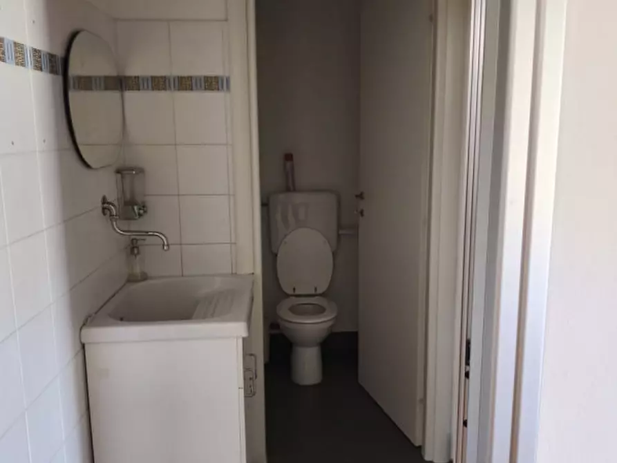 Immagine 11 di Ufficio in affitto  in Via Ammiraglio Ernesto Burzagli a Montevarchi