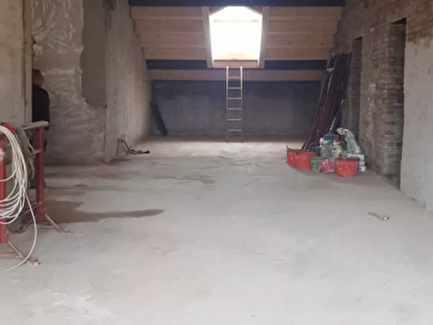 Immagine 21 di Palazzo in vendita  in via Cavour n. 79 a Este