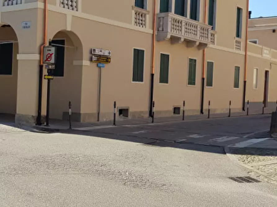 Immagine 33 di Palazzo in vendita  in via Cavour n. 79 a Este