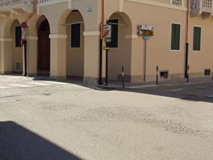 Immagine 34 di Palazzo in vendita  in via Cavour n. 79 a Este